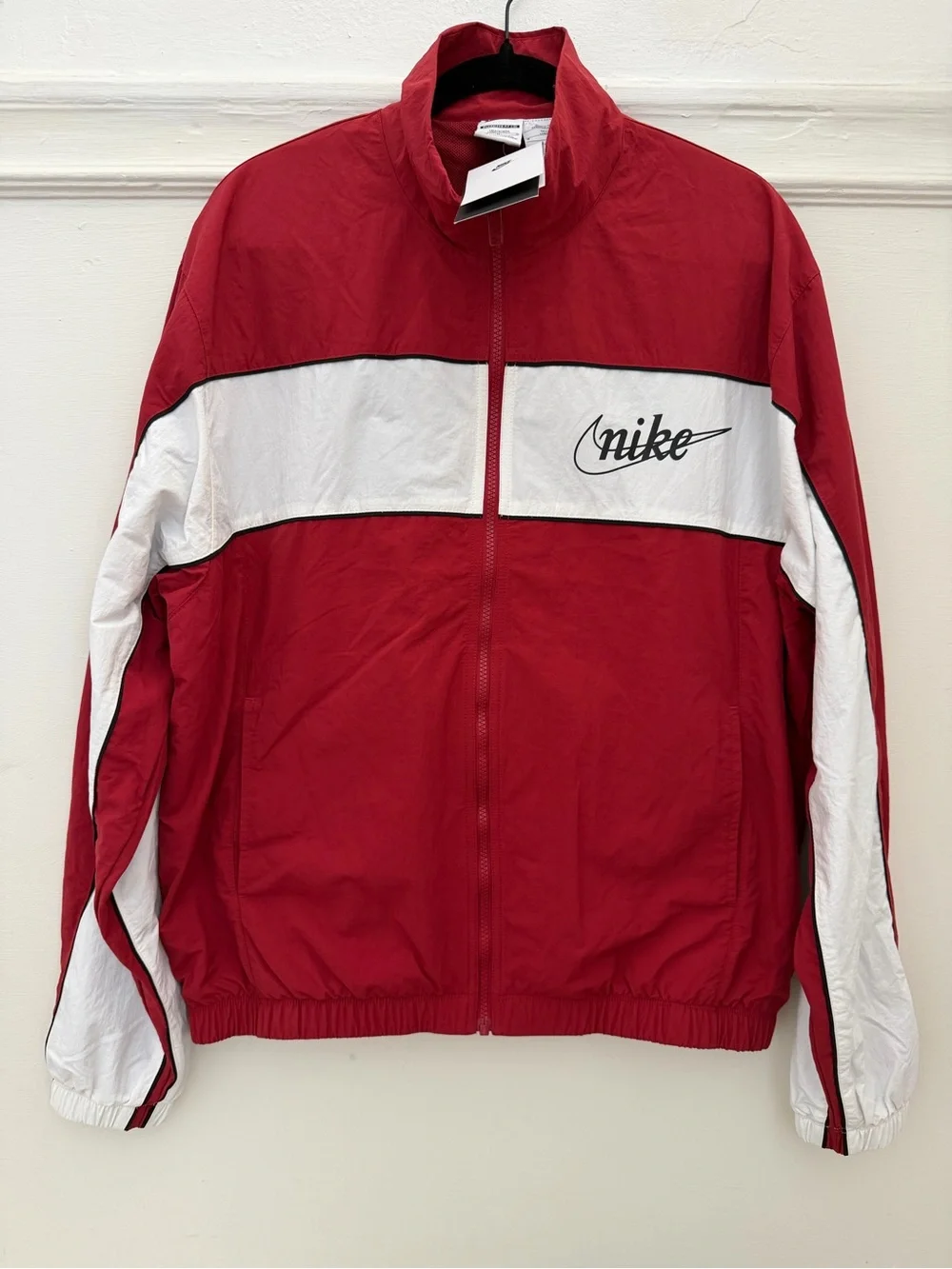 Nike Sportswear Club Lightweight Full-Zip Men’s Jacket in red and white Size M